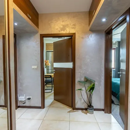 Apart Metro-galeria Mlociny Hotel *